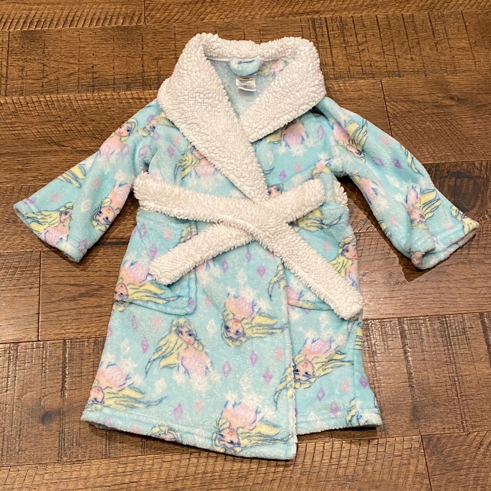 Frozen Bath Robe